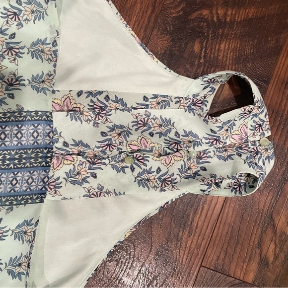 Blue Rain Floral Halter Tunic Top - Picture 4 of 8